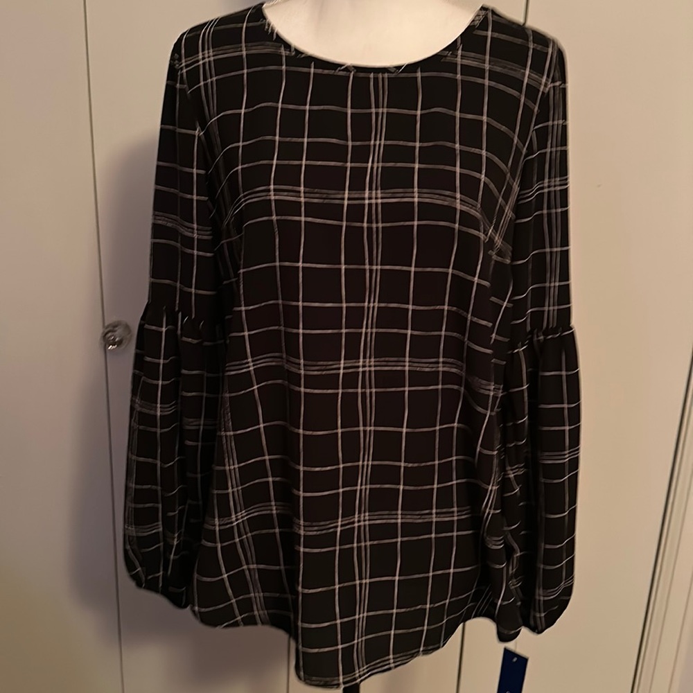 Black plaid Apt 9 top - new with tags - size medium